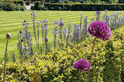 Successful Open Gardens Fundraiser at Eaton Manor